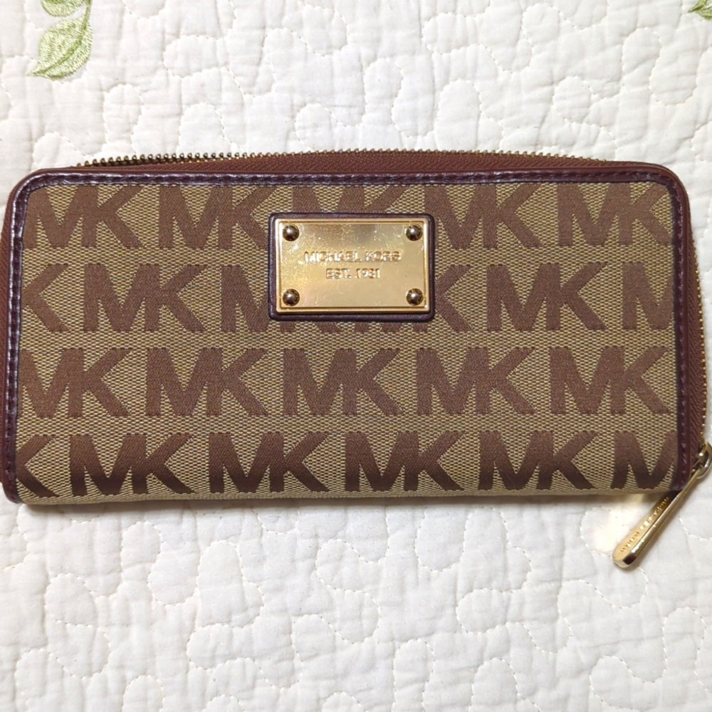 Michael Kors wallet